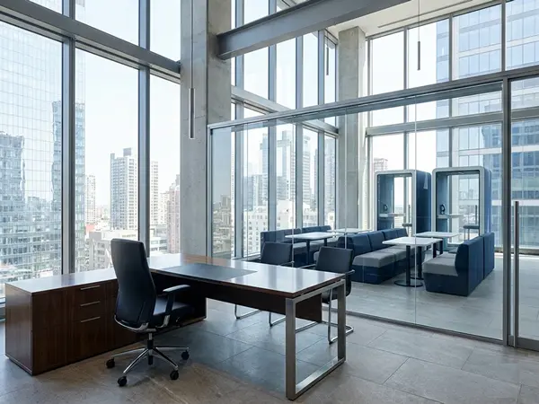 Modern office workspace and infrastructure in Colombia